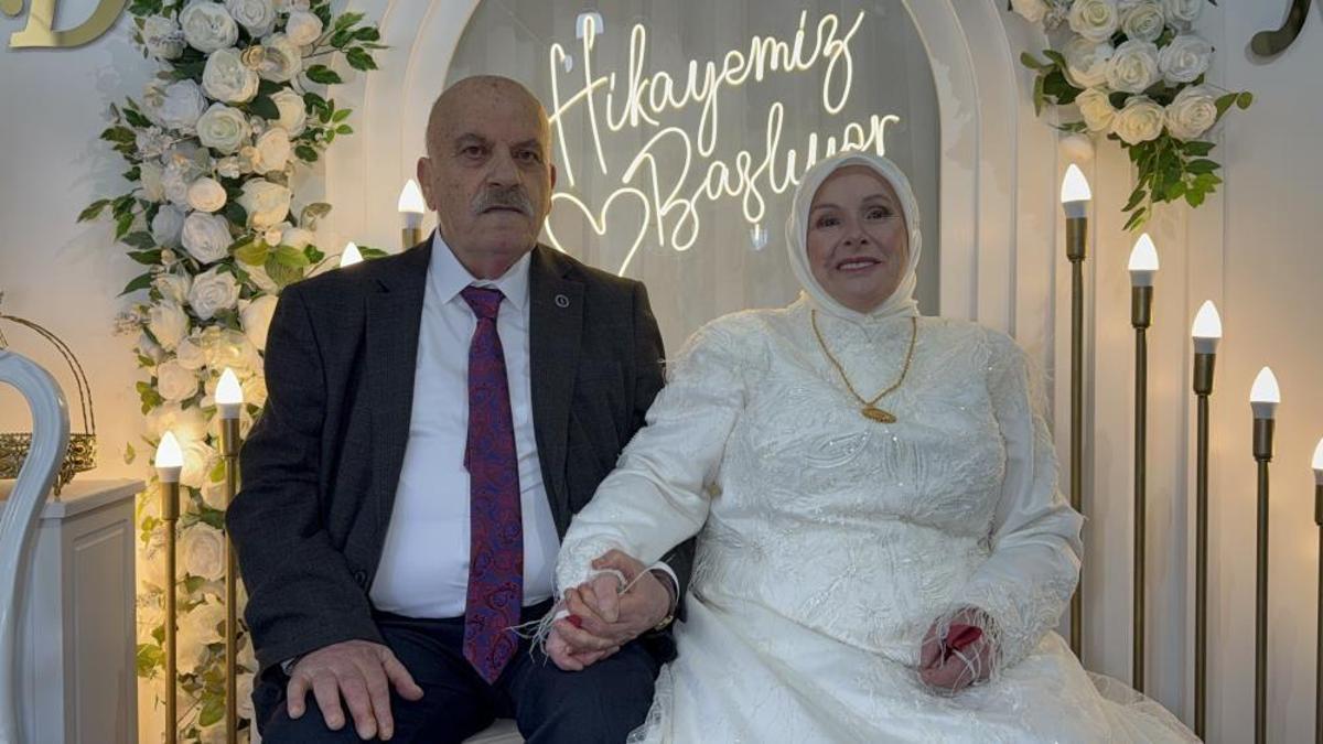 52 yıl sonra hayallerine kavuştular! Kaçarak evlenen çift düğün yaptı