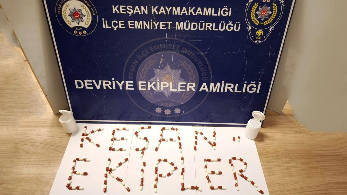 Edirne’de arama yapılan evde 120 sentetik uyuşturucu hap ele geçirildi