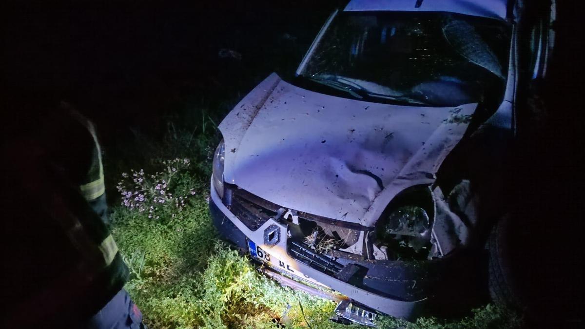 Mardin'de hafif ticari araç şarampole devrildi: 4 yaralı