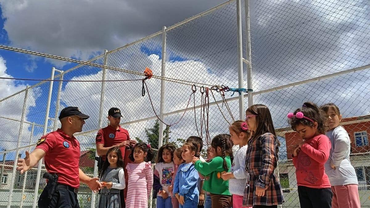 Çamardı’da jandarmadan öğrencilere anlamlı etkinlik
