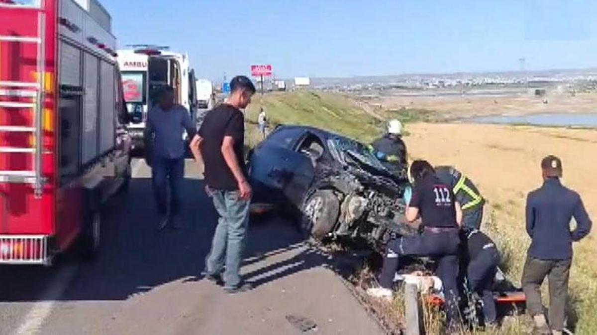 Otomobil ile çarpışan TIR savrularak şarampole devrildi