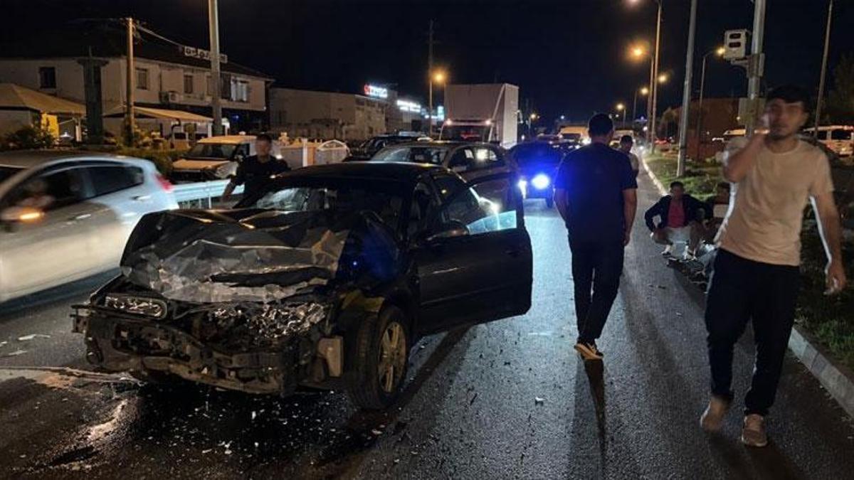 İki otomobilin çarpıştığı kazada 5 kişi yaralandı