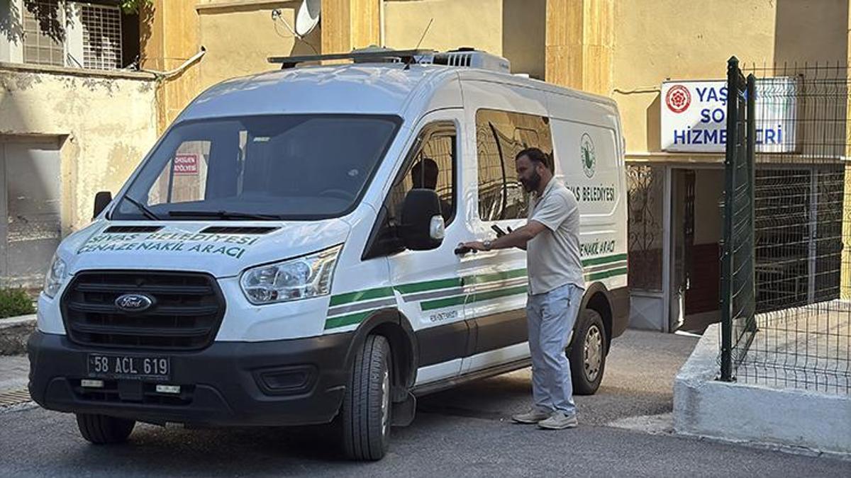 Sivas'ta KKKA şüphesiyle yoğun bakıma alınan genç kadın hayatını kaybetti