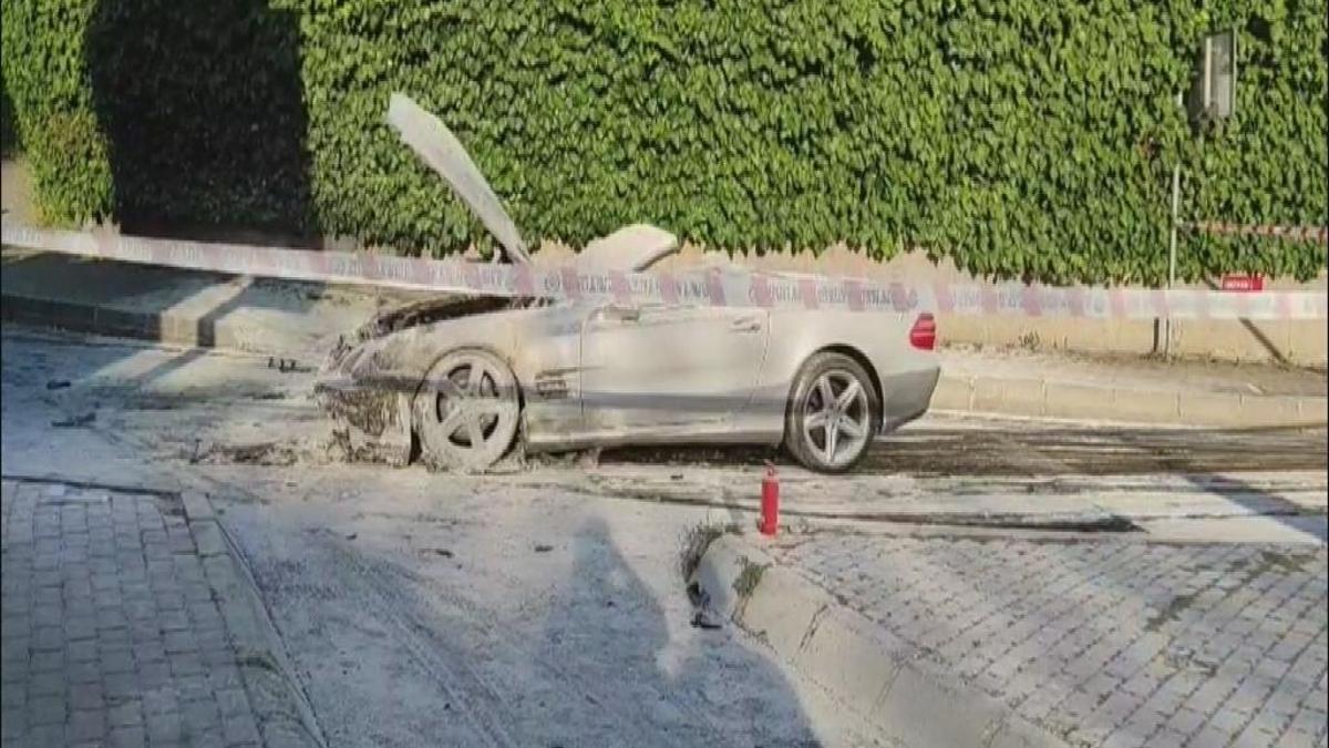 Seyir halinde bir anda alev aldı: Şişli'de araç küle döndü