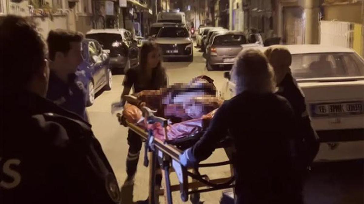 Bursa'da oğlu tarafından bıçaklanarak ağır yaralanan kadın hastaneye kaldırıldı