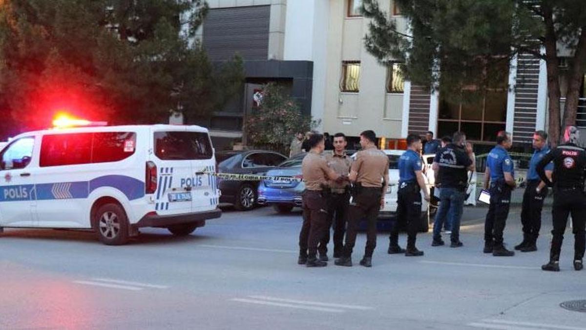 Kardeşiyle birlikte çocuğunun gözü önünde pompalı saldırıya uğrayan kadın kurtarılamadı