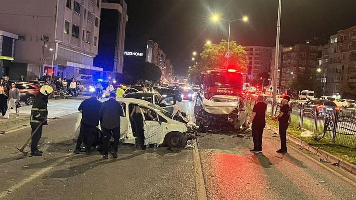 Atakum’da 3 aracın karıştığı trafik kazasında 5 kişi yaralandı