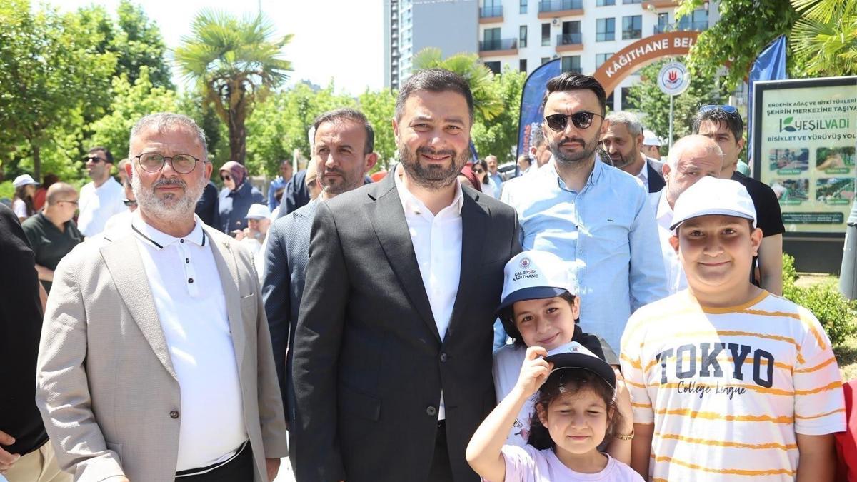 Kağıthane Belediye Başkanı Öztekin, vatandaşların talep ve önerilerini dinledi