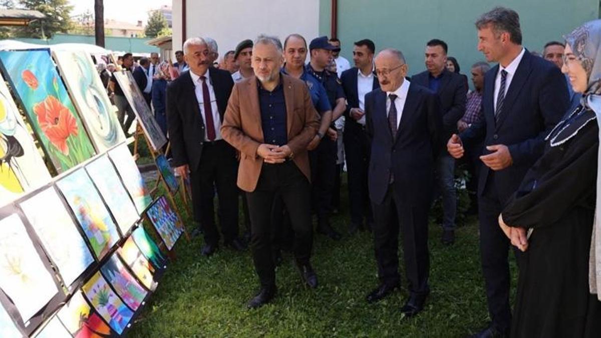 Beyşehir'de yıl sonu sergisi açıldı