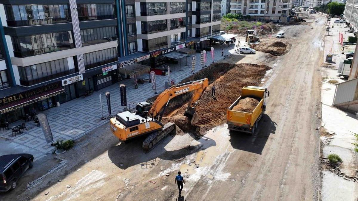 Konya'da iki cadde devam ediyor: Ulaşıma dev müdahale gerçekleşiypr