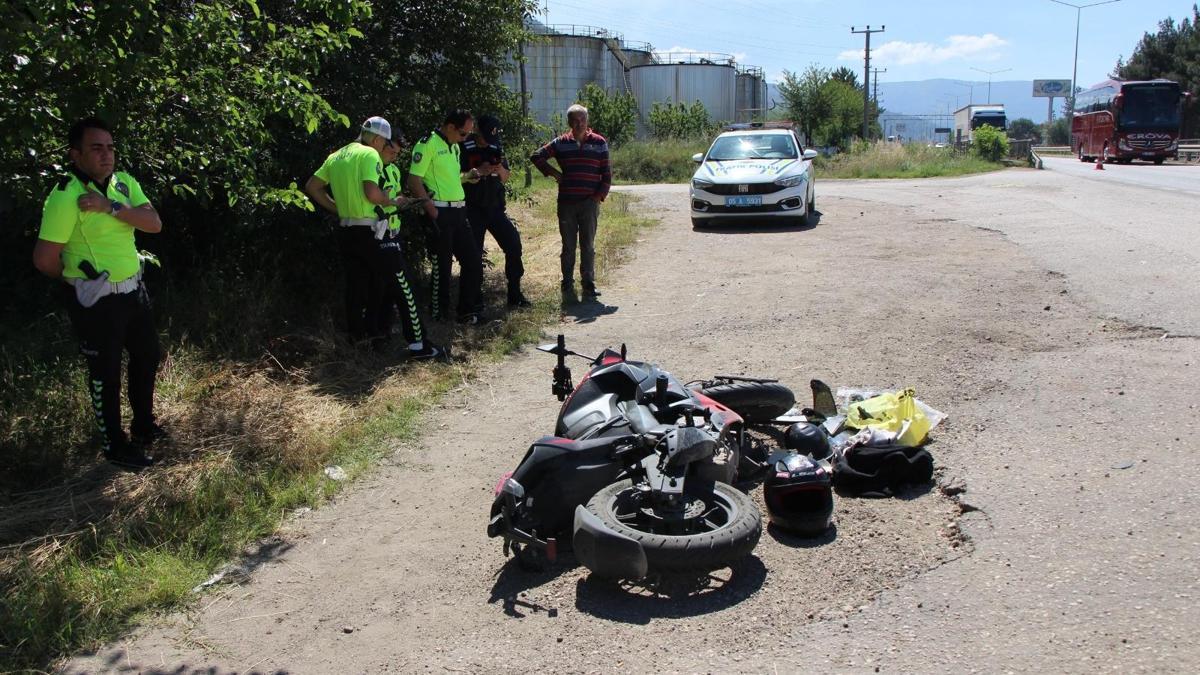 Amasya'ya 2 motosikletin çarpıştığı kazada sürücüler yaralandı