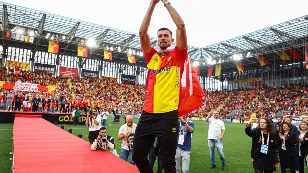 Göztepe, Lech Poznan ile anlaştı! Yıldız oyuncu gidiyor