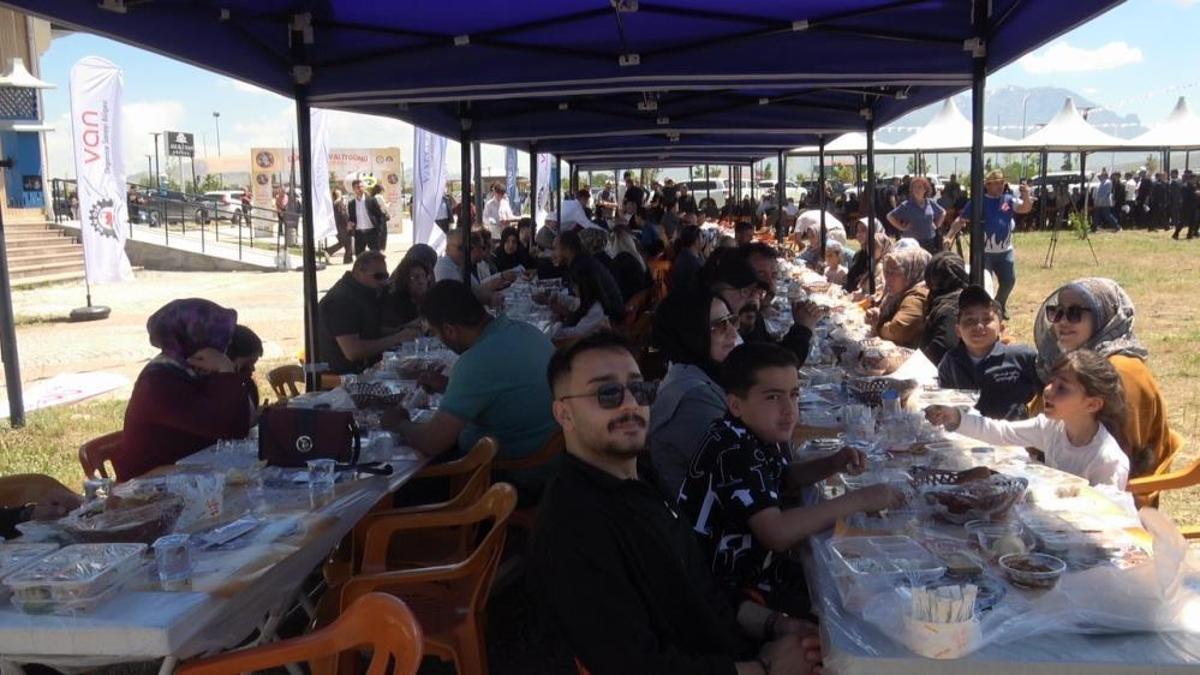 Van'da 'Dünya Kahvaltı Günü' renkli görüntülerle kutlandı