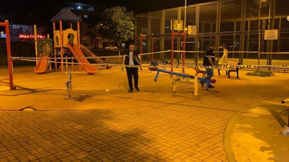 Bursa'da parktaki gençlere pompalı tüfekle saldırdı! Ortalık savaş alanına döndü
