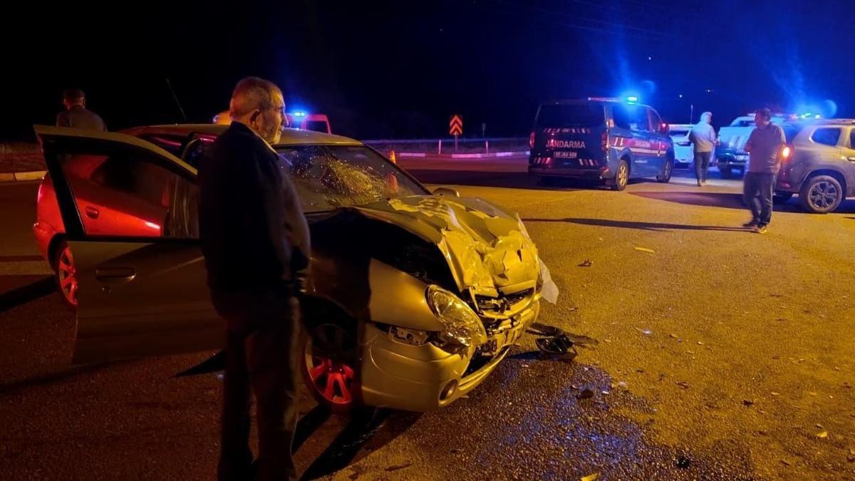 Sivas'ta iki otomobil çarpıştı: 1 ölü, 3 yaralı
