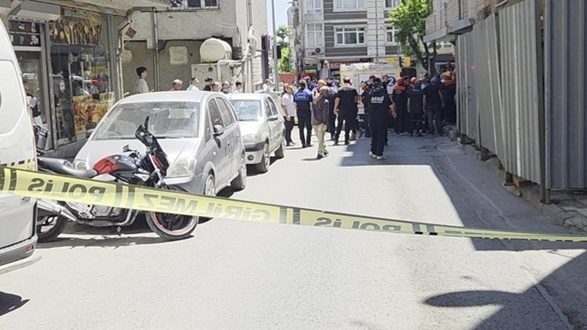 Küçükçekmece'de yıkım sırasında çökme: 3 işçi yaralandı