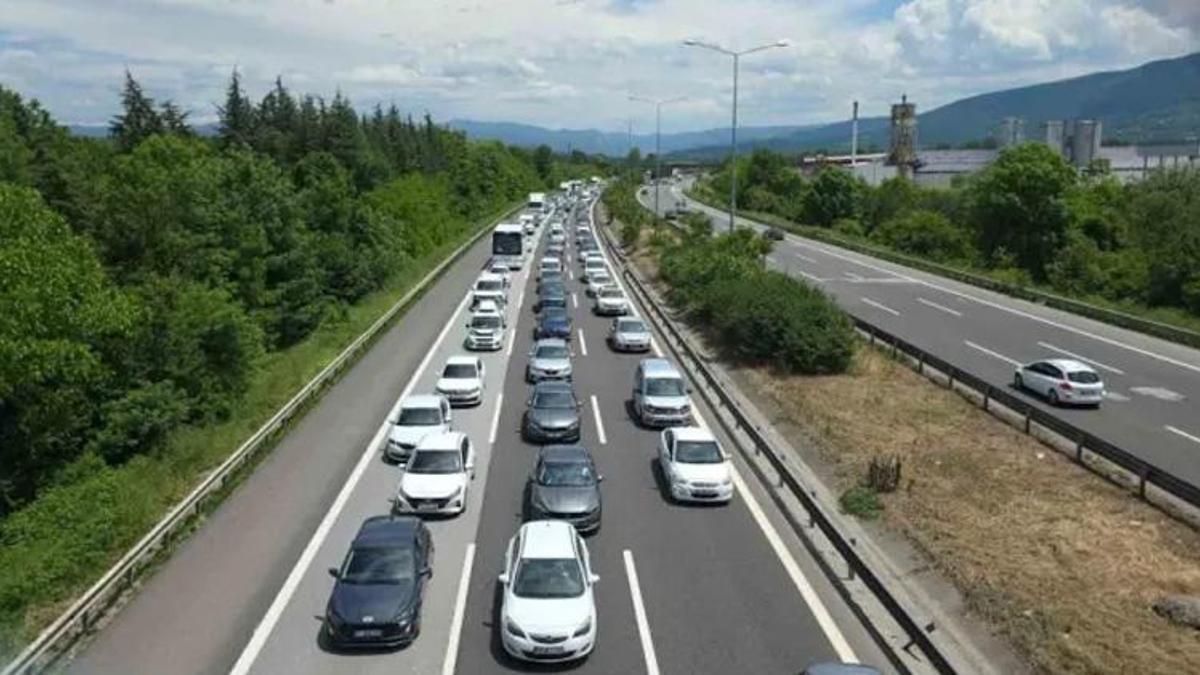 Kocaeli TEM Otoyolu'nda çalışma! İstanbul yönüne gidecek sürücüler dikkat