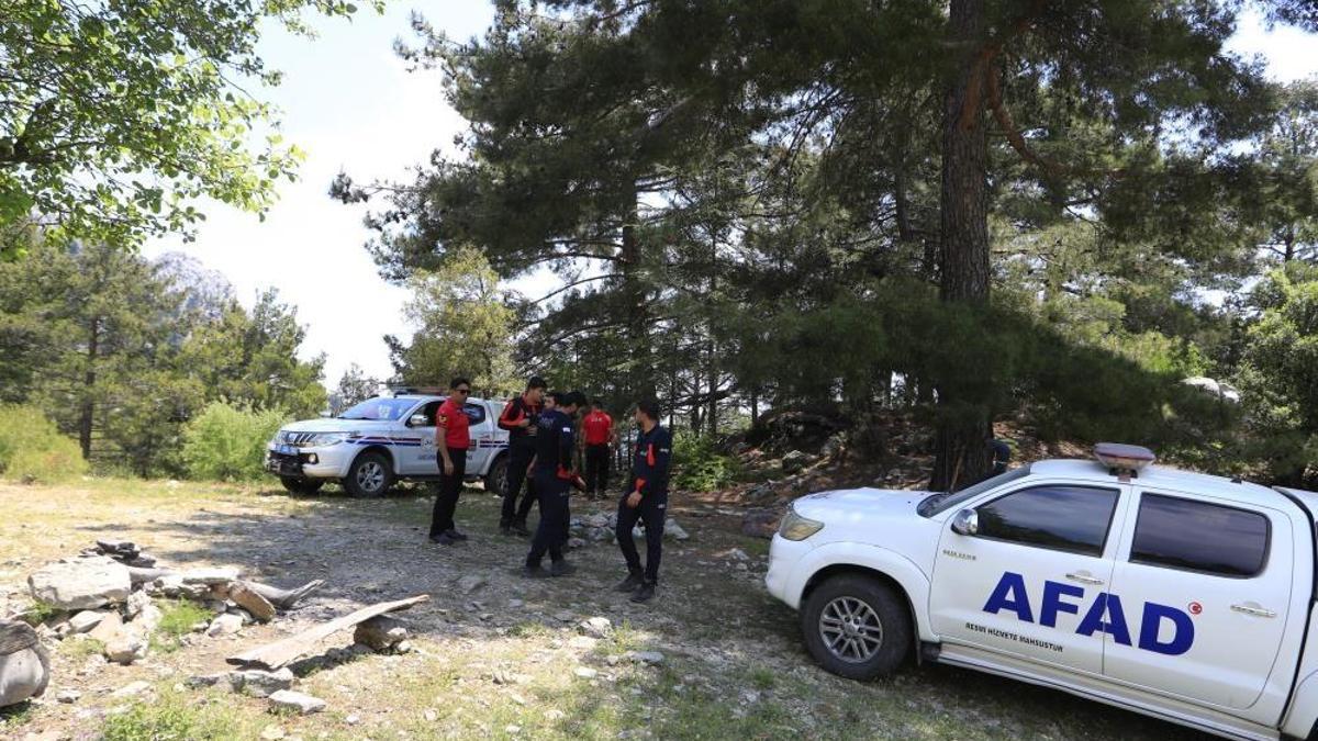 Sosyal medyadan görüp merak ettiler! Gizemli yola girince kayboldular, günlerdir aranıyorlar