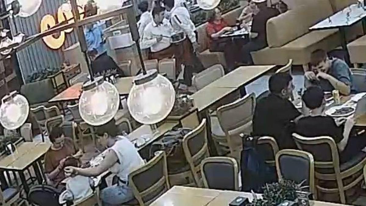 Restorandaki 'tereyağı şovu' kontrolden çıktı! 2 yaşındaki bebek feci şekilde yandı