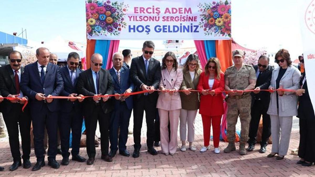 Van'da Aile Destek Merkezlerince düzenlenen yıl sonu etkinlikleri konserle sona erdi