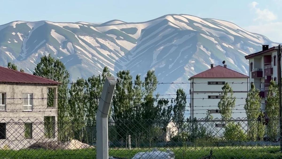 Hakkari'nin dağlarında şekillendi: Görenler şaşırıyor