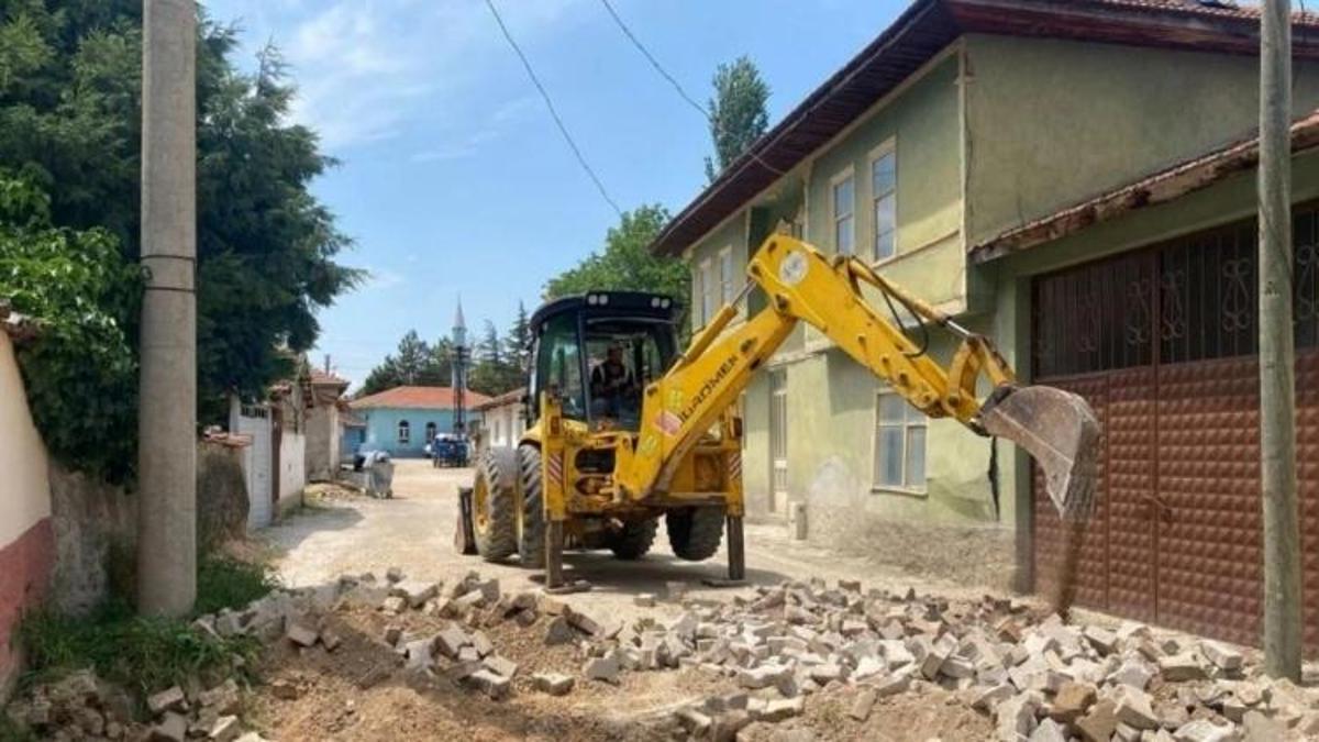 Eskişehir'in yollarına tarihi dokunuş: Kilit taşlar döşendi