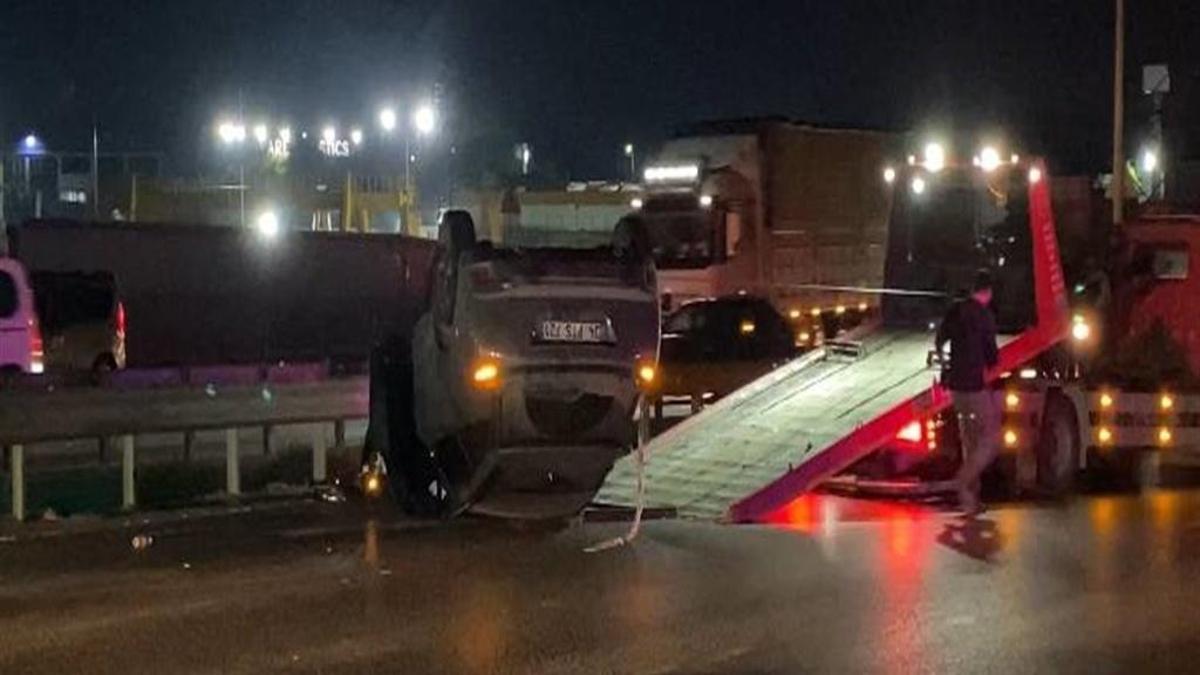 Arnavutköy'de korkunç kaza: 4 araç birbirine girdi