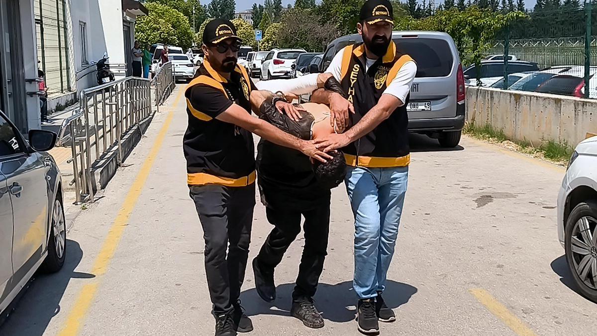 Bıçakla yaraladığı kadına ilkokuldan beri platonik aşk beslemiş