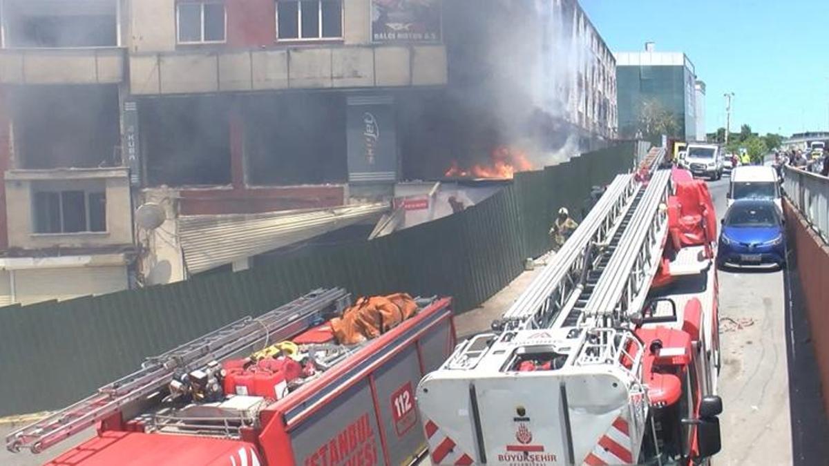 Alevler bir anda her yeri sardı! D-100 yan yolda trafik kilitlendi