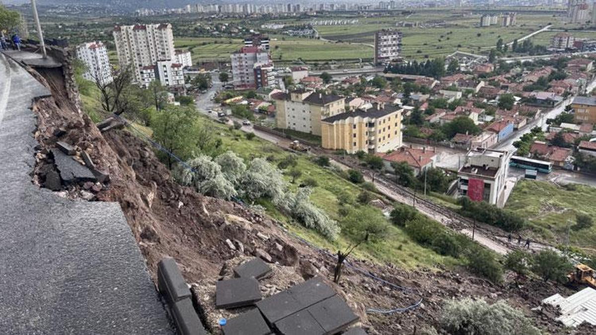 Sağanak sonrası Kayseri'de istinat duvarı çöktü