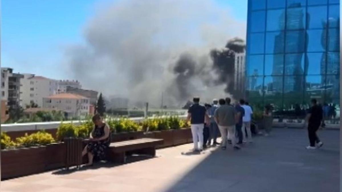 Maltepe'de inşaatın dış cephesi alev aldı: İtfaiyenin müdahalesi zor oldu