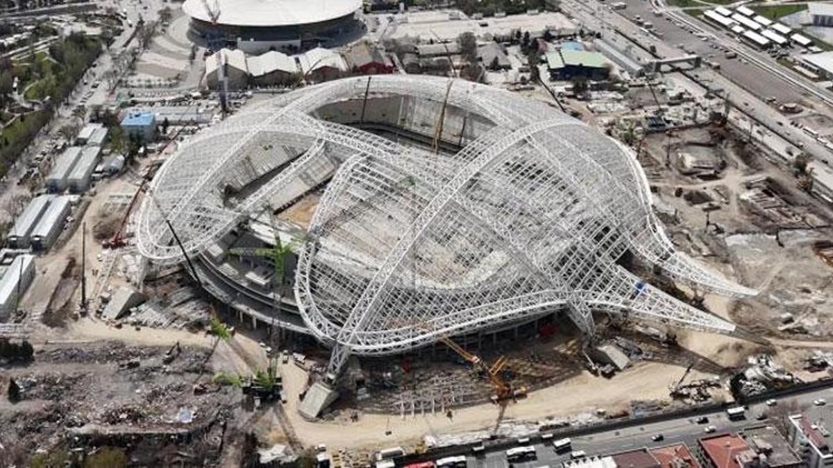 İki bakandan Ankara’nın yeni stadı için ortak paylaşım