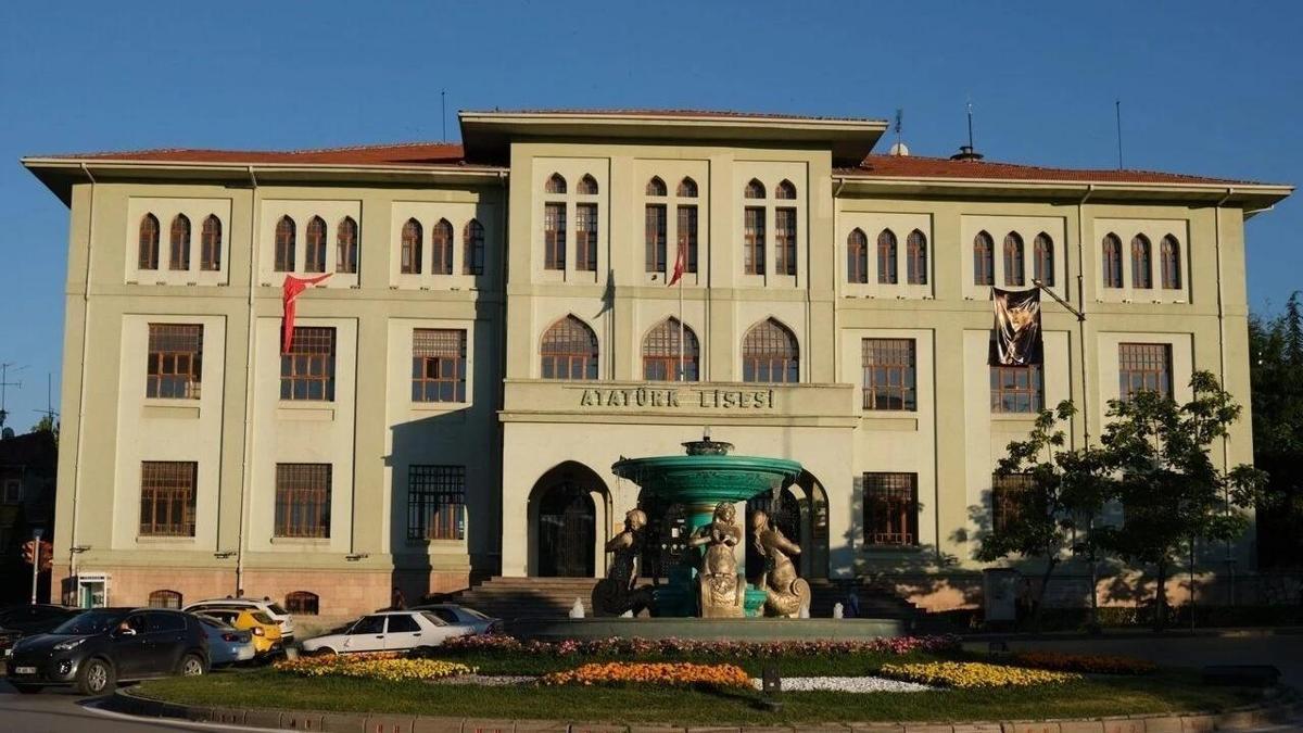 LGS bitti, sırada tercih dönemi var: İşte Eskişehir'in en iyi liseleri