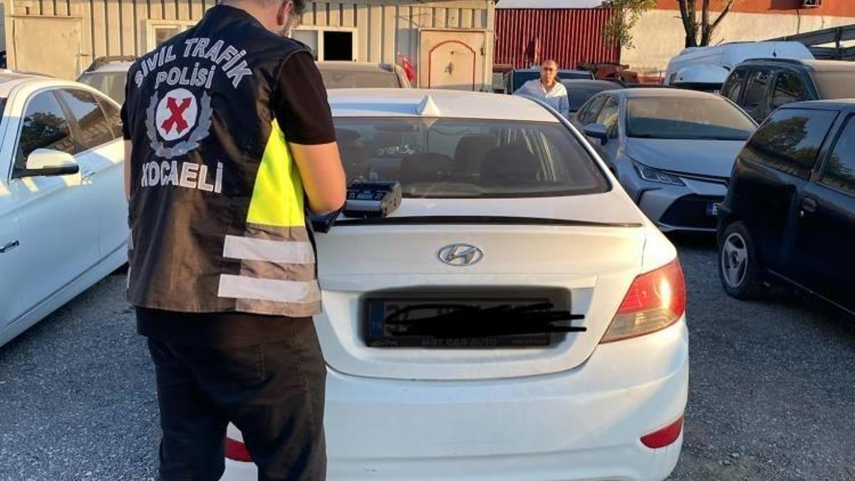 Kocaeli'de korsanla mücadele: Sürücüye de yolcuya da ceza kesildi