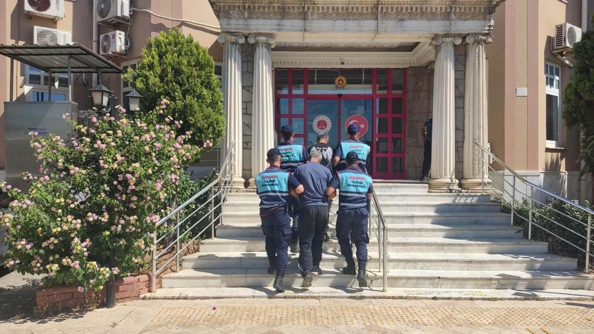 Didim'de 16 kaçak göçmen ve 2 organizatör şüphelisi yakalandı