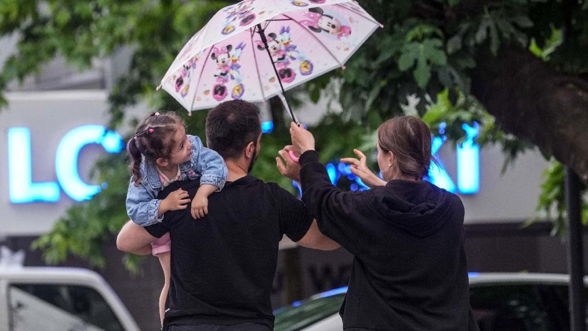 HAVA DURUMU UYARISI: 28-29 Ağustos'ta kuvvetli sağanak ve fırtına geliyor