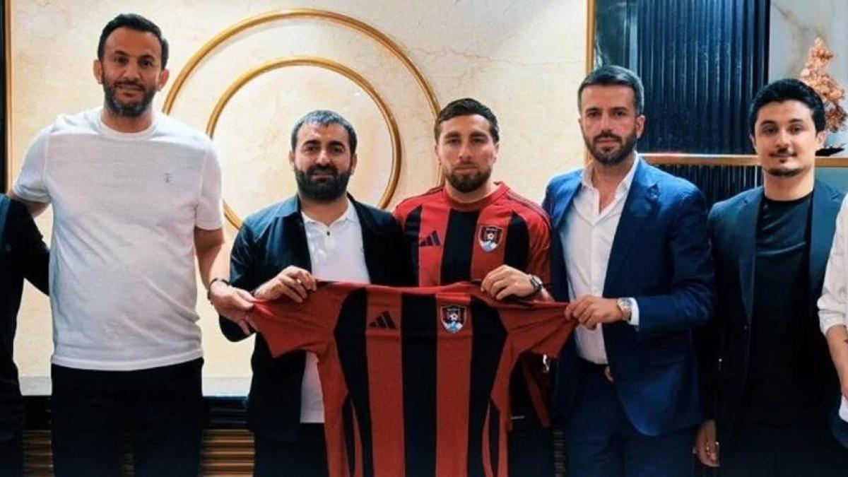 Vanspor transferi patlattı! Orkun Kökçü'nün abisi imzayı attı
