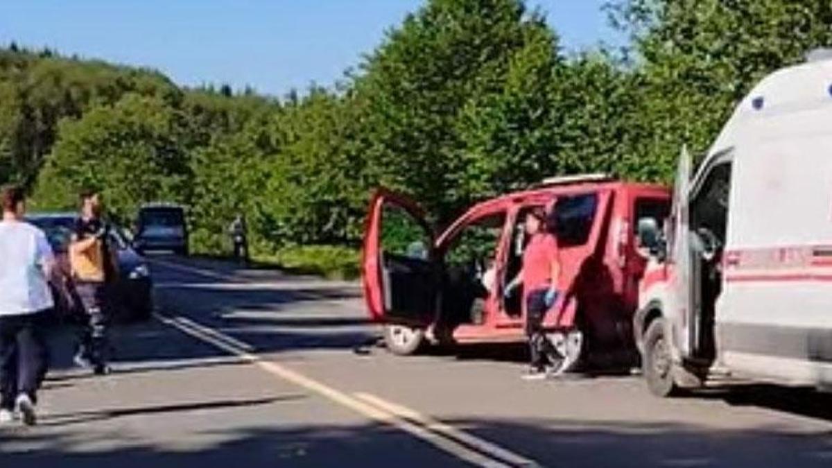 Ulubey'de kontrolden çıkan araç, park halindeki araca çarptı