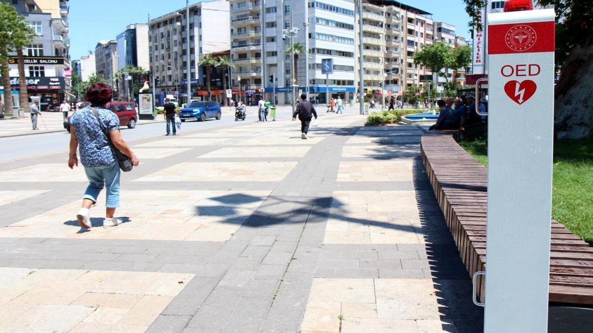 Denizli'de iki meydana yerleştirildi: Bu kutular anında müdahale ediyor, hayat kurtarıyor