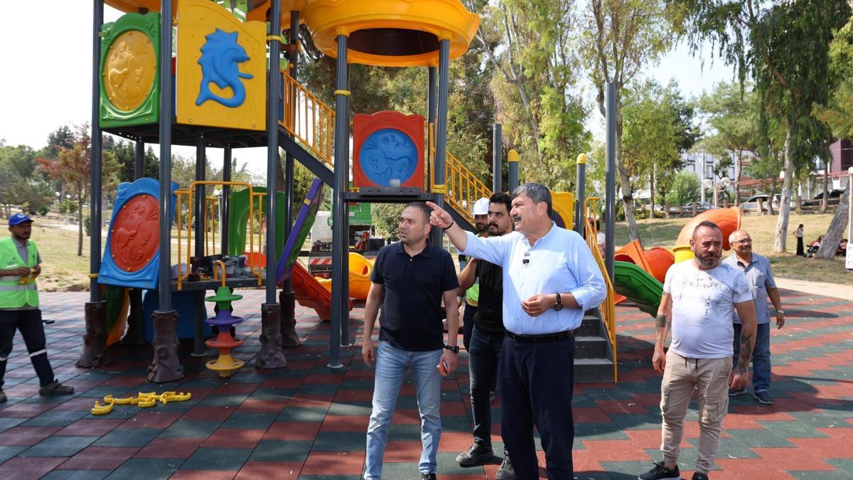 Başkan Yıldız, 3 Ocak Parkında yenileme çalışmalarını inceledi