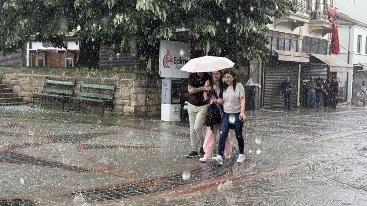 Denizli'ye kuvvetli yağmur ve dolu! Meteoroloji uyardı