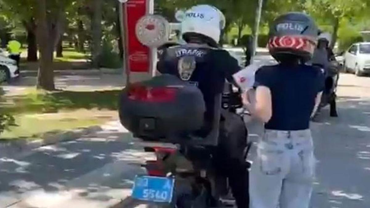 Diyarbakır ve Elazığ'da polis ekipleri geç kalan öğrencileri YKS'ye yetiştirdi