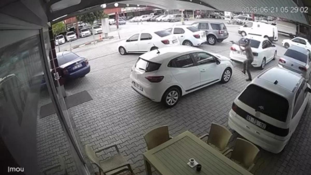 Adana'da oto galericiler sitesinde silahlı saldırı! Çok sayıda araç zarar gördü