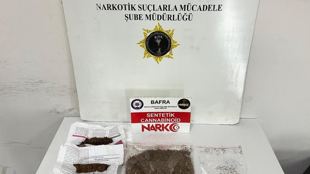 Samsun'da aranan şüpheli uyuşturucu satarken suçüstü yakalandı