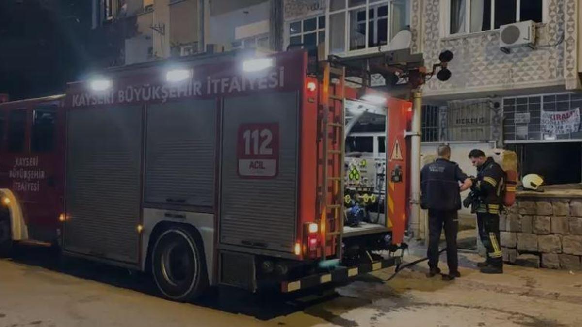 Kayseri'de 4 katlı binada yangın; 4 kişi dumandan etkilendi