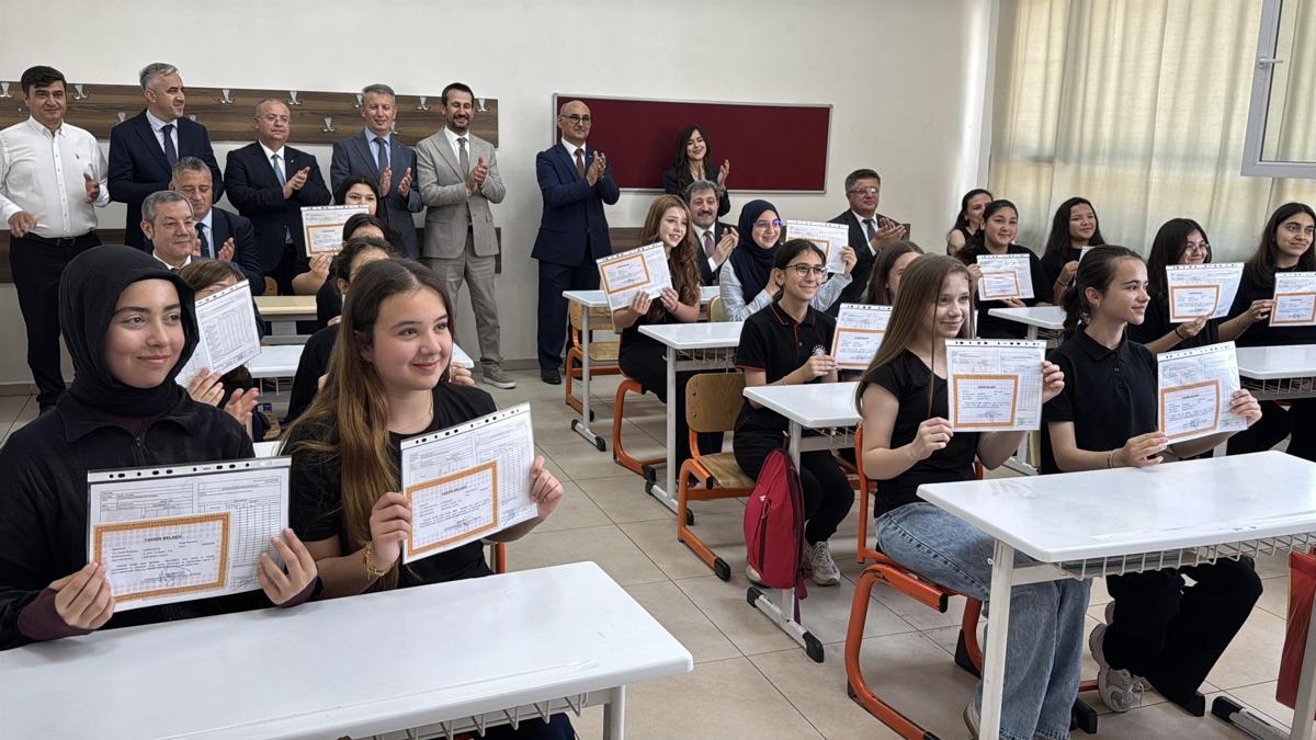Samsun’da 253 bin öğrenci karne sevinci yaşadı