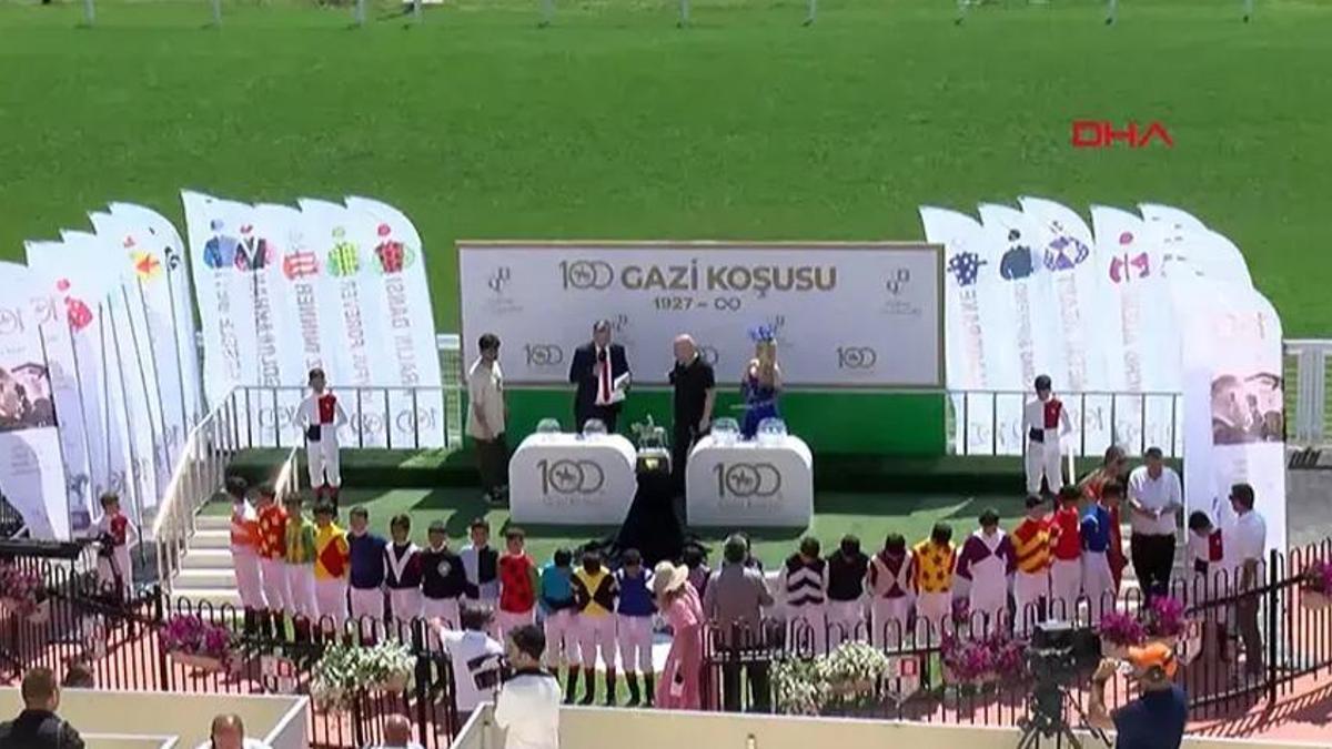 100’üncü Gazi Koşusu öncesi 'Yıldızlarla Kahvaltı' etkinliği yapıldı