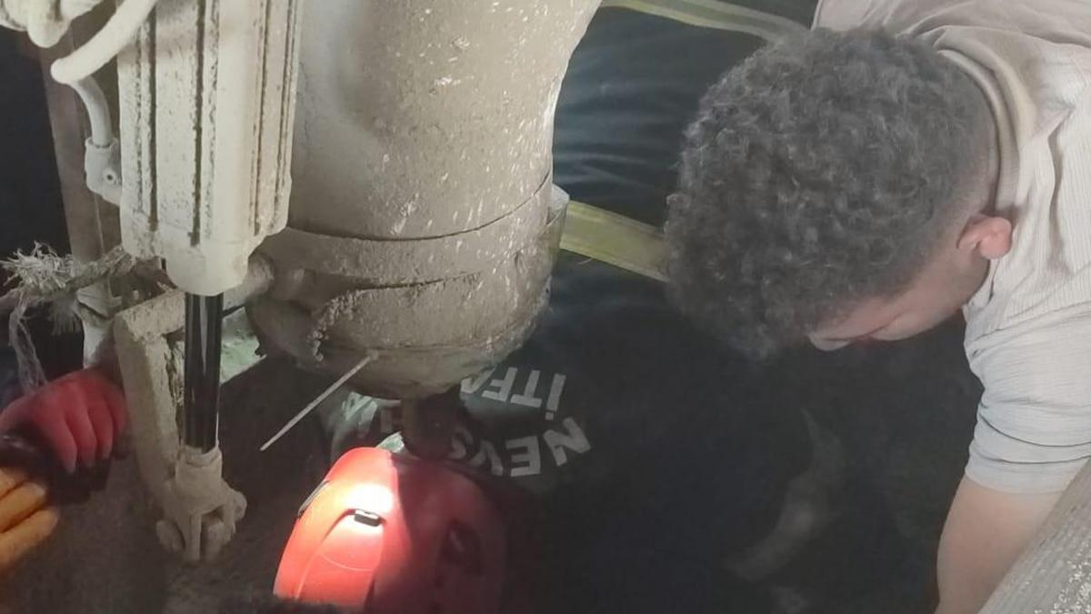 Harç karma makinesine sıkışan işçi ağır yaralandı