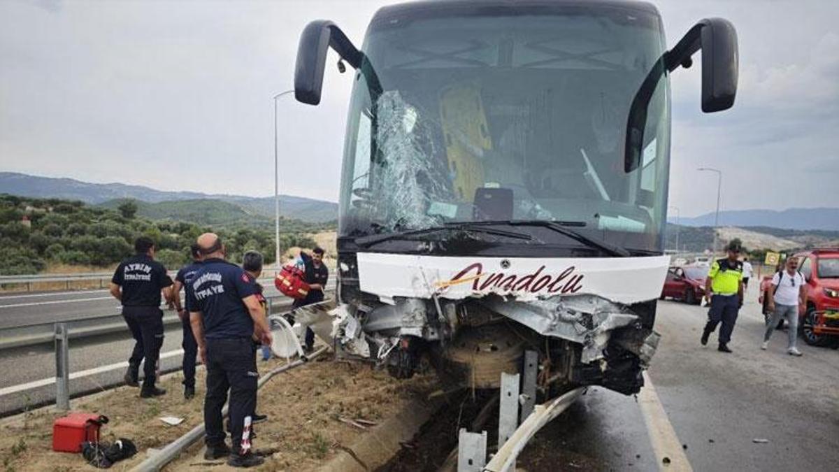Aydın-Denizli otoyolunda feci kazada yolcu otobüsü bariyerlere çarptı