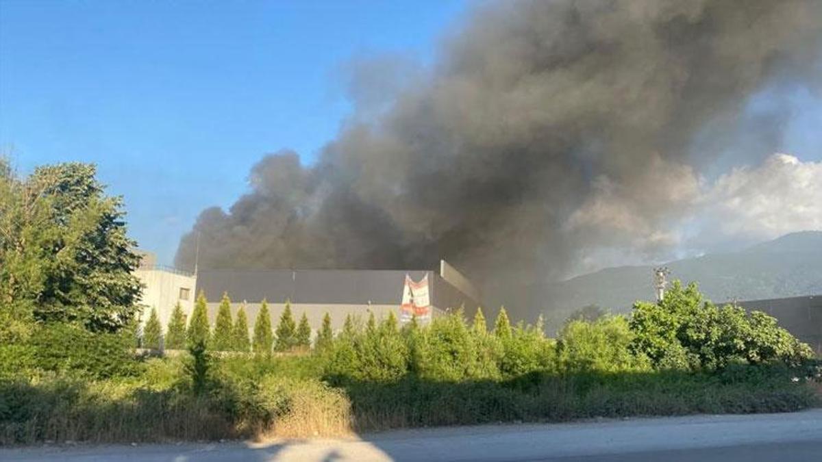 Kocaeli’de makine parçası üreten fabrikada yangın